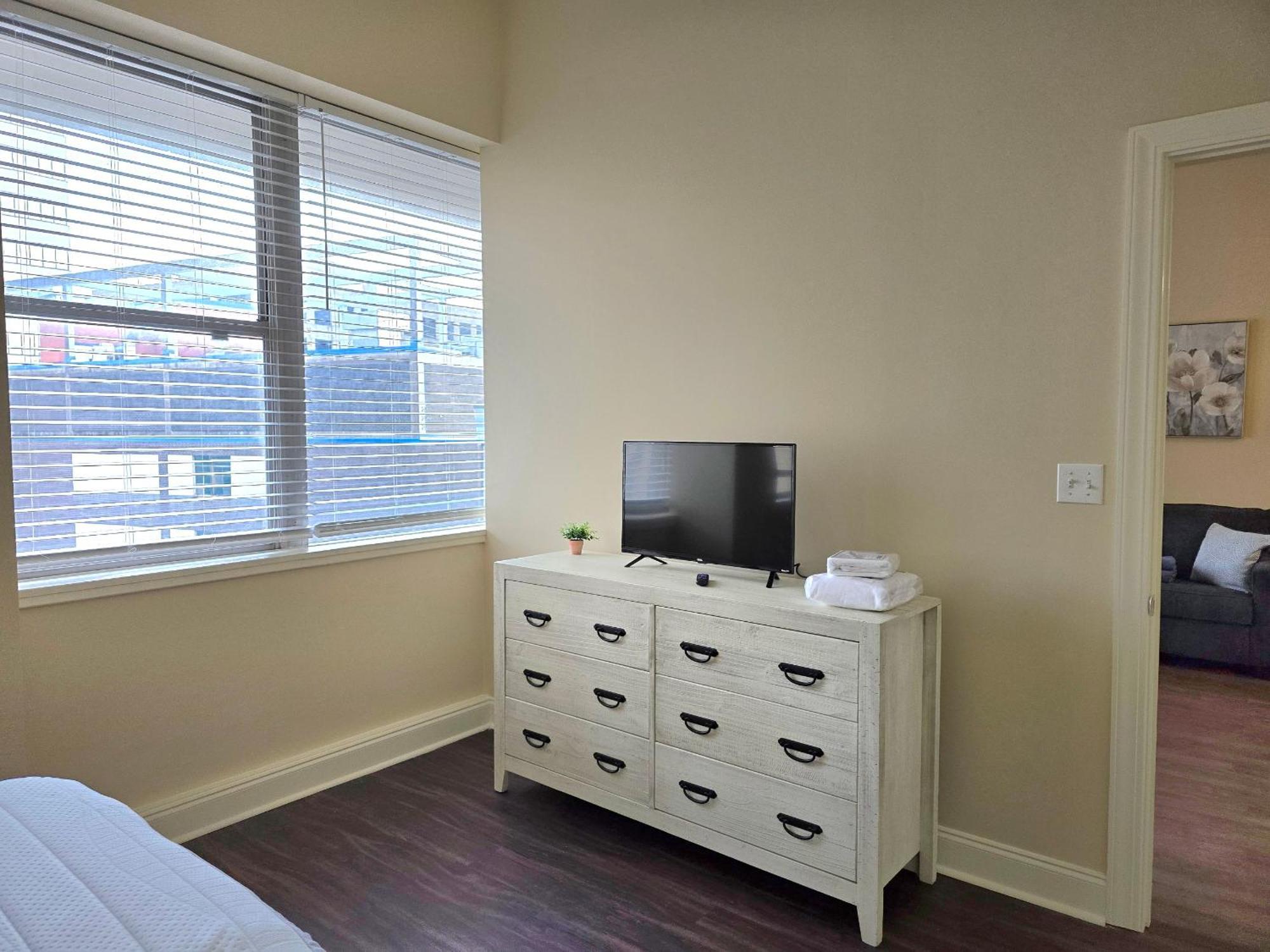 Amazing Condos Beautiful View 2 Blocks To French Quarter, Small Rooftop Pool, Gym, Seanger Theater, Super Dome, And Bourbon St New Orleans Phòng bức ảnh