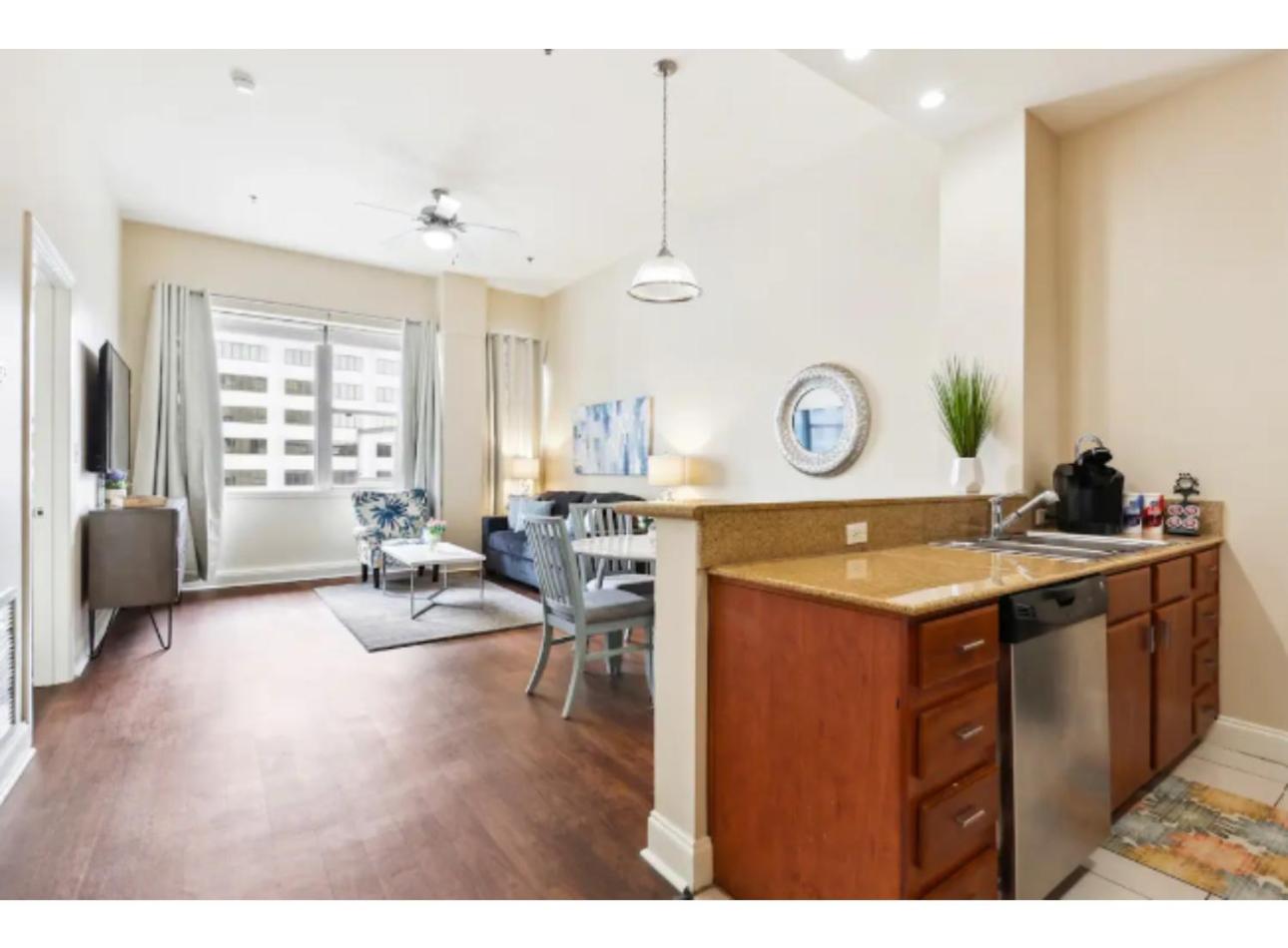 Amazing Condos Beautiful View 2 Blocks To French Quarter, Small Rooftop Pool, Gym, Seanger Theater, Super Dome, And Bourbon St New Orleans Phòng bức ảnh
